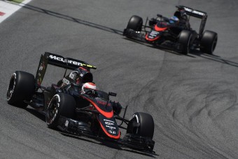 F1: Régi partner hagyja ott a McLarent