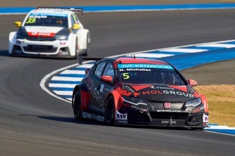 Michelisz ütközött, elúszott az álma