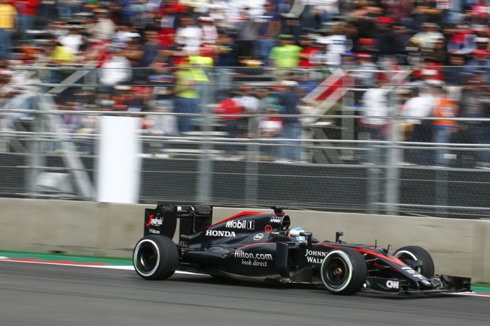 F1: Alonso csak a nézők kedvéért rajtolt 2 F1: Alonso csak a nézők kedvéért rajtolt 2