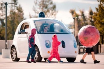 Felismeri a gyerekeket a Google robotautója