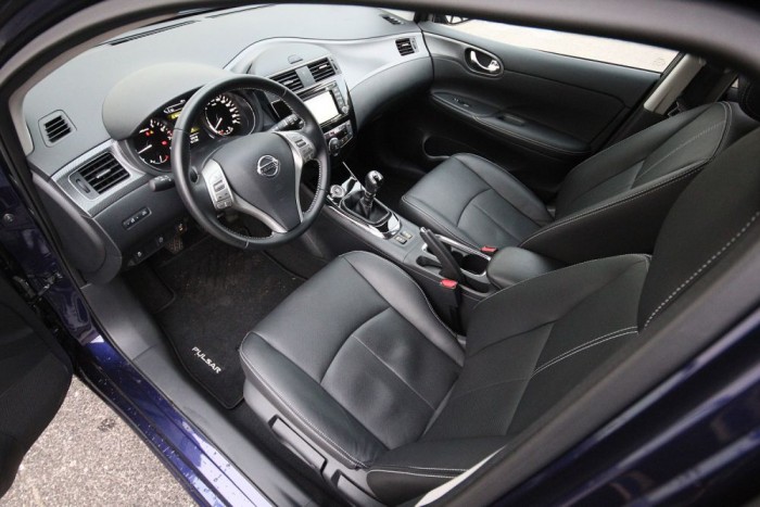 Sötét, komor belső