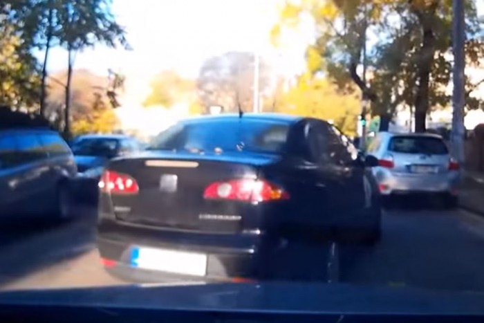 Tényleg ennyire gyökér ez a pesti autós?