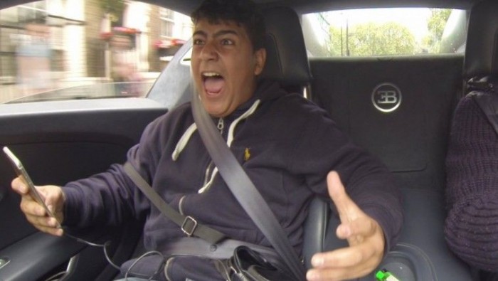 Beült a világ legdrágább autójába, elment az esze