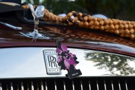 10 dolog, ami emberiség elleni bűntett egy Rolls-Royce-ban 27