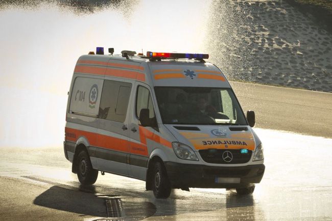 Abroncsokat kaptak ajándékba a mentők