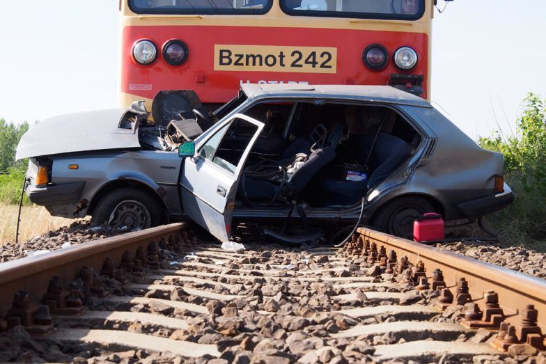 Soha nem találná ki! Több járművel birkózik, mint számos autópálya. De vannak autópályányi forgalommal terhelt mellékútjaink is.