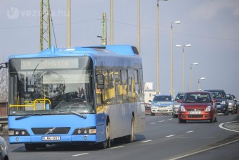 Kétszer fizethetnek a vidéki autósok, drágulhat a BKV
