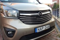 Teszt: Opel Vivaro kombi BiTurbo 48