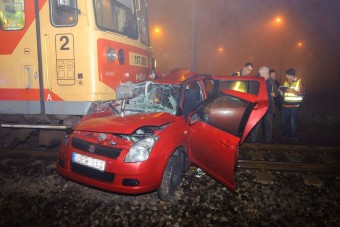 Megrázó fotók a debreceni vonatbalesetről 