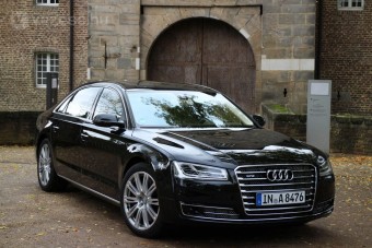 Láttad audis Ádámot? Szólj neki, hogy keresik a zsaruk!