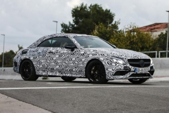 Jön a Merci sportkabriója