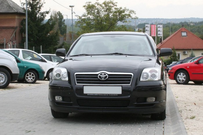 Top 10: a magyarok kedvenc használt japán autói 7 5. Toyota Avensis, 655 db. Adataink nem bontják modellgenerációkra az adott típusból beérkező állományt, de az Avensisből a 2003-tól gyártott második szériát sejtjük a használtautó-import fő célautójának
