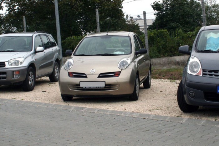 Top 10: a magyarok kedvenc használt japán autói 5 7. Nissan Micra, 443 db. Látva az itthon bakancs-Micrának nevezett autókat N-es rendszámmal, még előrébb vártuk a listán a Nissan kisautóját. A 2003 előtti K11 mellett a női autóként kiugróan népszerű K12-es szériából is látni jó párat friss rendszámmal