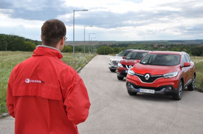 Teszt: Hyundai Tucson 1,6 T-GDi-Nissan Qashqai 1,2 DIG-T-Renault Kadjar 1,2 TCe 14 Nehéz lenne dönteni. A szívó benzines motor miatt a Tucson alapmodelljénél vonzóbb a turbós konkurencia, de dízellel kijön a Hyundai komolysága