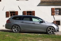 Teszt: Peugeot 308 SW 1.6 BlueHDi 26