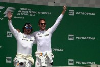 F1: Alonso kiült napozni az időmérő helyett, majd felállt a dobogóra 2