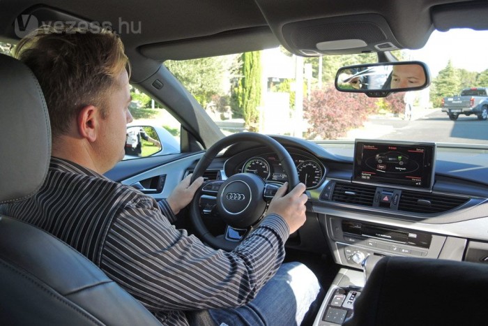 Az A7 h-tron vezetése pont olyan egyszerű, mint bármelyik automata váltós Audié