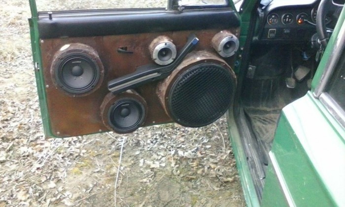 Azért megnézném a térdét a sofőrnek 100 kilométer után