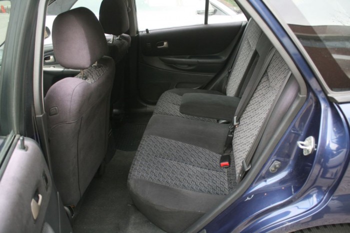 Kényelmesen tágasa hátsó lábtér