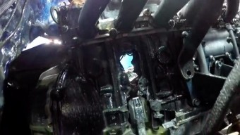 Amikor 1500 lóerő kirúgja a blokk oldalát