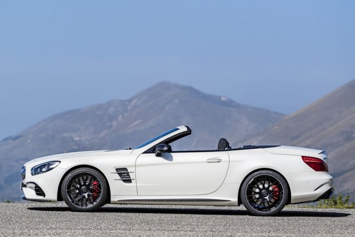 Megújult a Mercedes luxus-roadstere 7