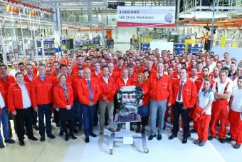 2000 kilométernyi hathengeres benzinmotor Győrből