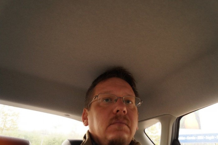 A fejtér hátul szűköske