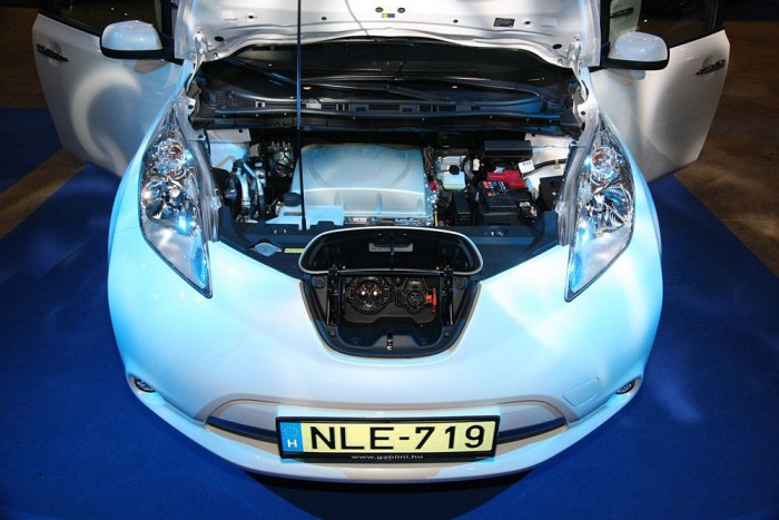 Teszteljen villanyautót! 9 | Vezess A LEAF a legelterjedtebb, leghasználhatóbb villanyautó