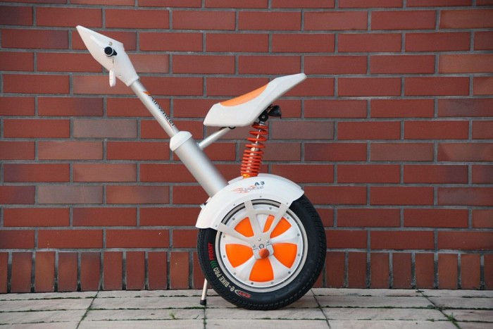 Egy átszörpözött gyerekzsúr után 8 évesen magam is így képzeltem el a jövő kerékpárpótlóját