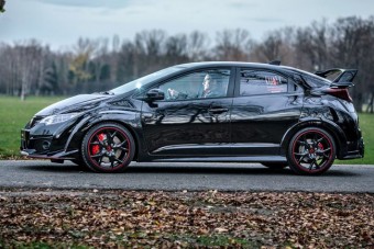 Nézd meg Michelisz új autóját!