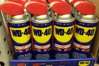 A WD-40 most is segít! - A befagyott zárak okozta bosszúságot előzhetjük meg, ha a zárszerkezetet még a fagyos idő beállta előtt kezeljük.