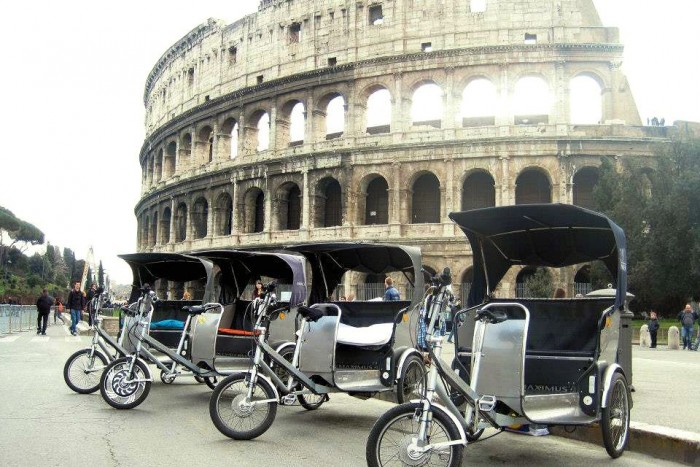Kitiltották a pedálos taxikat Rómából