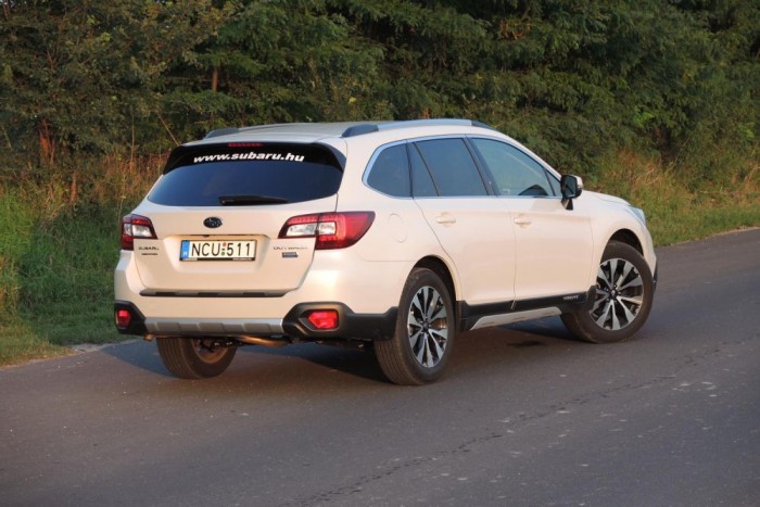Teszt: Subaru Outback 2.0 D Lineartronic 12 | Vezess 20 centiméteres hasmagassága könnyű terepen is használhatóvá teszi