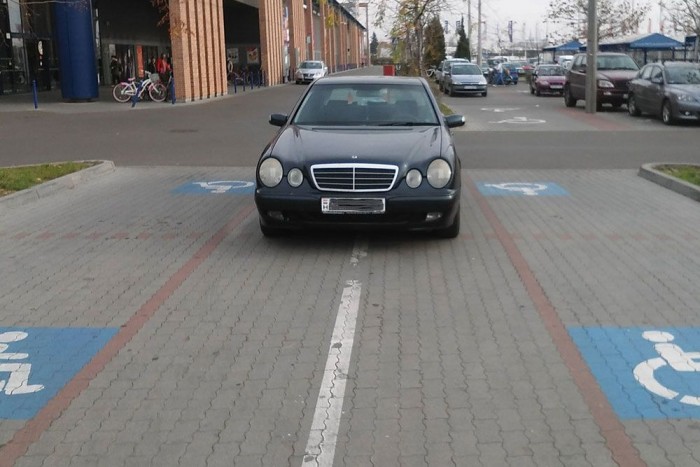 A hét bunkója szegedi Mercedes-tulajdonos