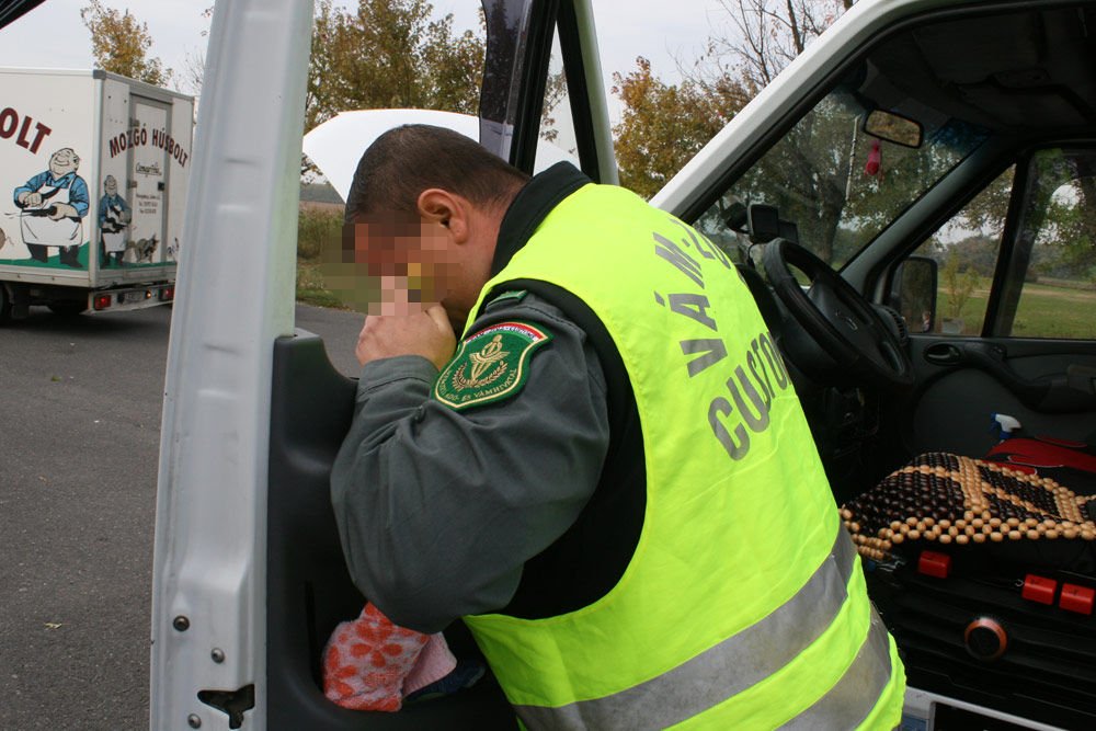 Csempészek buktak le az M7-esen 7