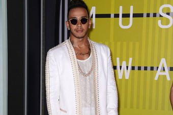 F1: Hamilton zenével fárasztotta magát a versenyeken