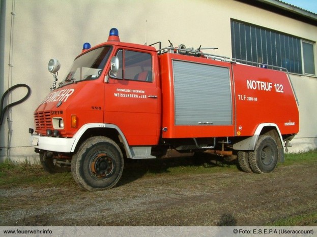 Lagzi Lajcsi visszakapta luxusautóit 7 | Vezess Ez például Steyr 590 tűzoltóautó, amiben láthattuk mát Lajcsit pózolni anno.