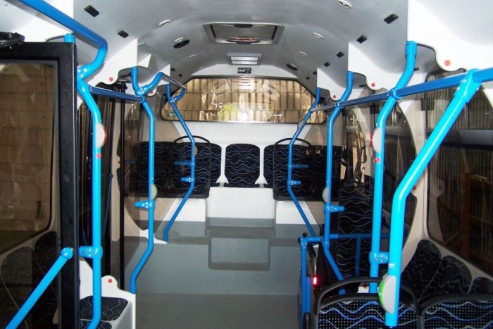 Magyar elektromos buszokat kap a BKV 6 | Vezess A padlót csúszásgátló és tűzálló bevonattal fújják be mintegy 100-150 milliméter vastagon.