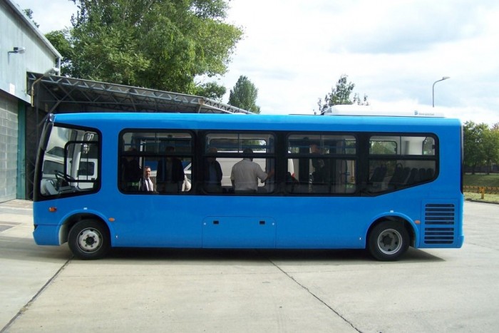 Magyar elektromos buszokat kap a BKV 8 | Vezess Korábban maketteken lehetett látni BKK-színű Modulókat, most már a valóságban is.