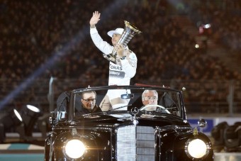 Hamilton: Sótlanságra neveltek