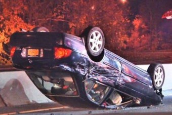 Túlélte a balesetet, de aztán visszament a retiküljéért...