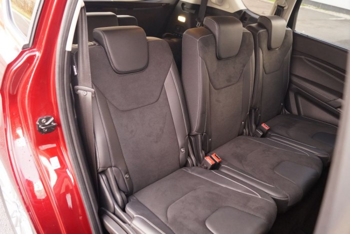 Három külön ülés: gyermeküléssel kínlódó szülők öröme