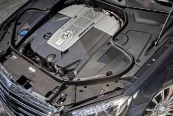Összkerékhajtást kapnak a Mercedes V12-es modelljei