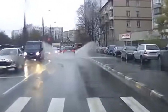 Télen, esős időben ennél nincs nagyobb tahóság