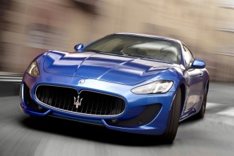 Kinyílhat az utasajtó, kipotyoghat az utas