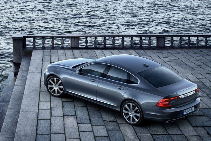 Itt a Volvo rég várt nagyautója! 9