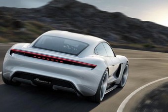 Brutális pénzeket pumpál elektromos autó fejlesztésbe a Porsche