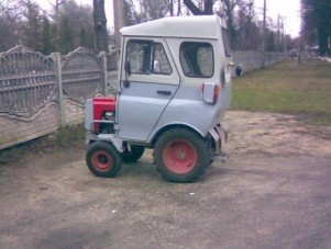 Ez az apró traktor a legfurább dolog, amit ma látni fogsz