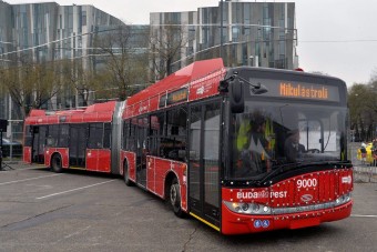 Csuklós troli a Mikulásnak