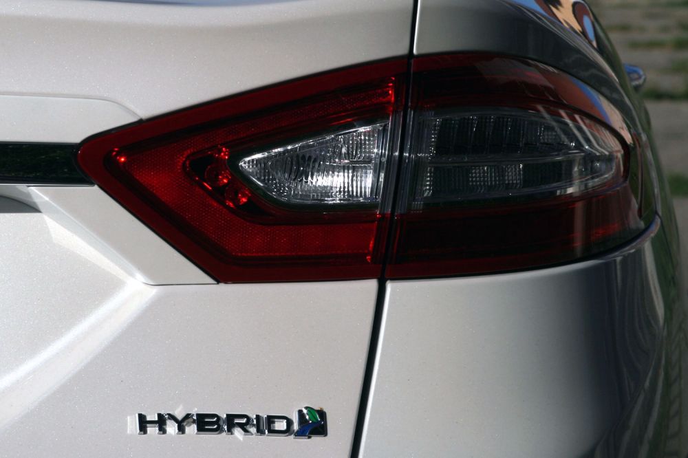 Teszt: Ford Mondeo Vignale Hybrid 19